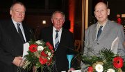 Egbert Karstädt, Dieter Wolf und Karl-Franz Sternberg wurden mit der Medaille der stadt ausgezeichnet.