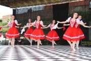 Auftritt des Ballettensembles der Kinderkunstschule aus Pochwistnewo (sp)