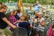 Kulinarische Stärkung auf dem Straußenhof Berkenlatten- Musikensemble Rüta beim Mittagessen