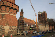 Die Heiliggeist-Kapelle war bis vor kurzer Zeit letztes sichtbares Zeugnis der Zerstörung Prenzlaus. Jetzt wird das Bauwerk saniert und bekommt ein Dach.